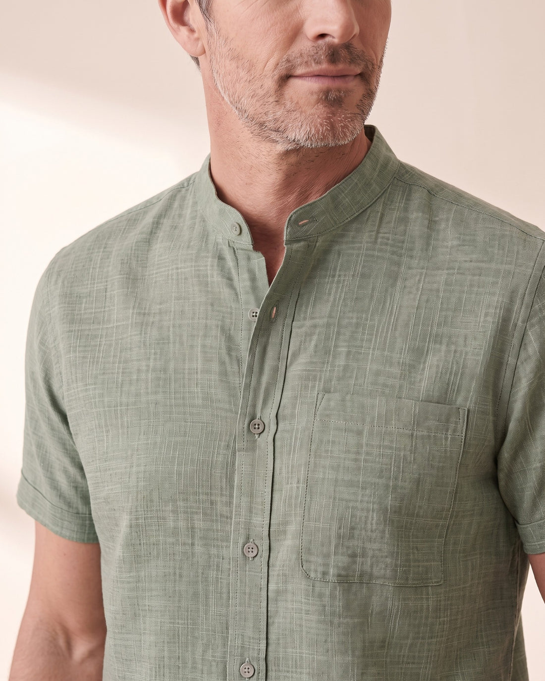 KEPT Men's Band Collar Shirt - Tangier in green, detail close-up