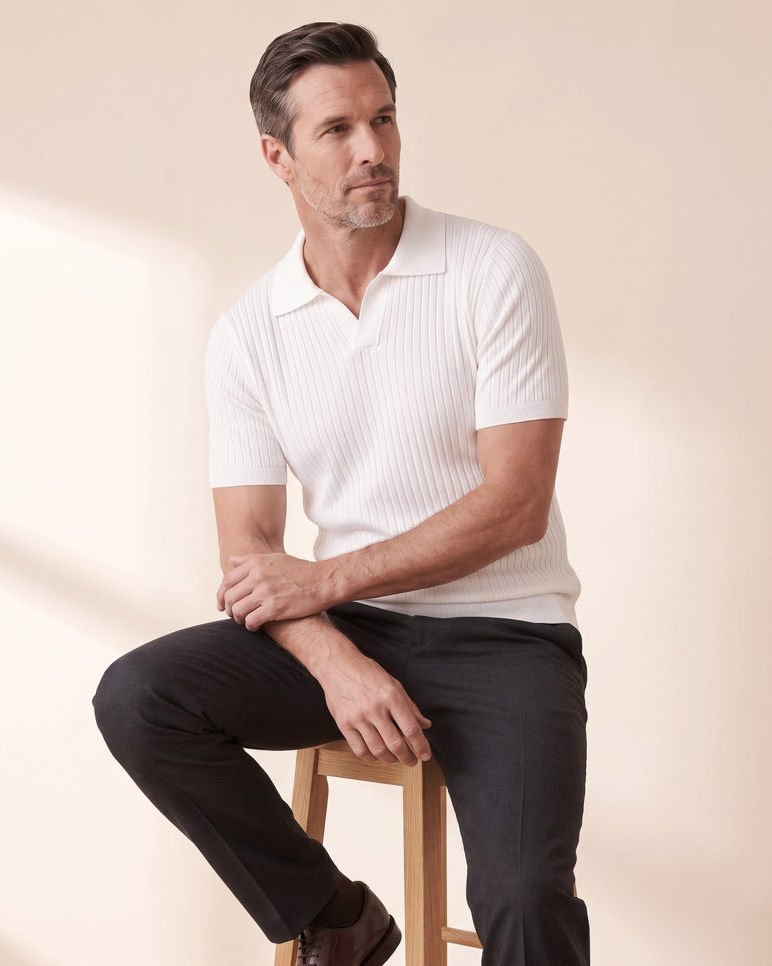 KEPT Men's V-Neck Polo - Chuncheon in white, in motion