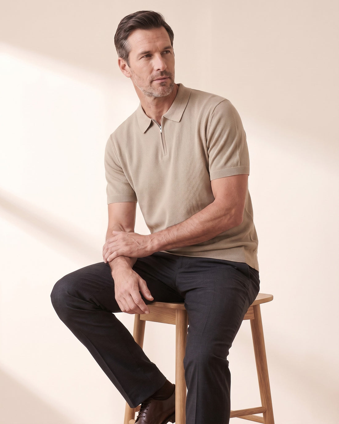 KEPT Men's Zip Polo - Marbella in beige, in motion