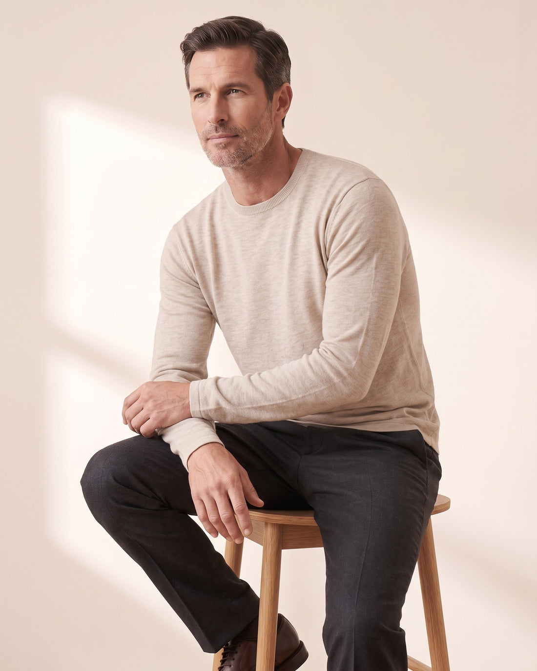 KEPT Men's Crewneck Sweater - Arles in beige, in motion