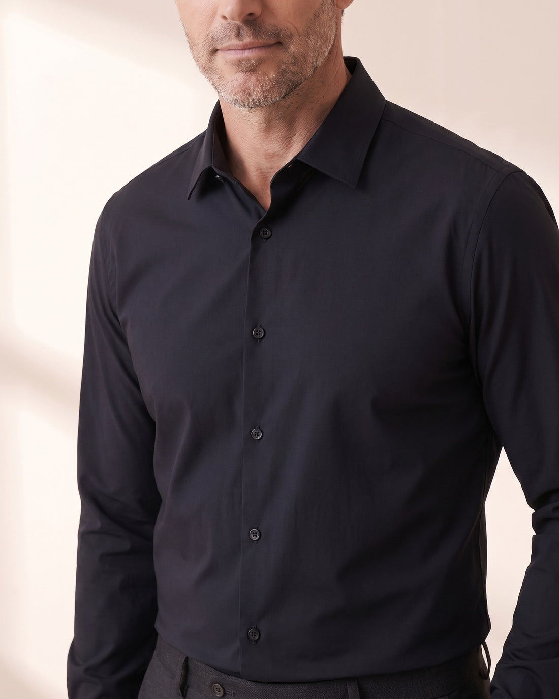 KEPT Men's Dress Shirt - Turin in black, detail close-up