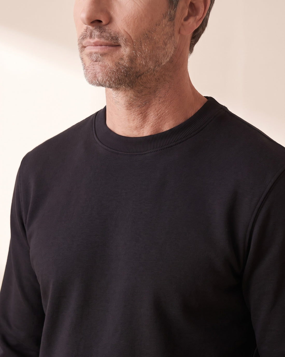 KEPT Men's Crewneck Sweatshirt - Antibes in black, detail close-up