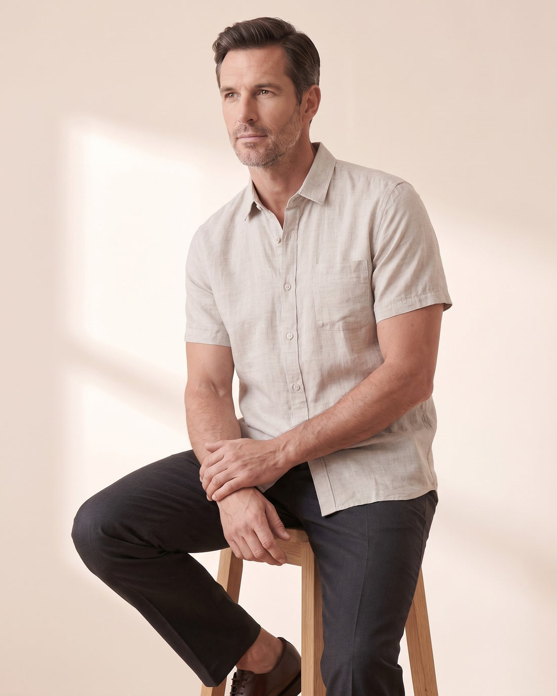 KEPT Men's Short-Sleeve Shirt - Cape Town in beige, in motion