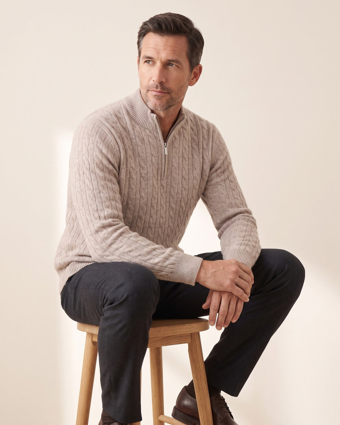 KEPT Men's Half-Zip Sweater - Siena in beige, in motion