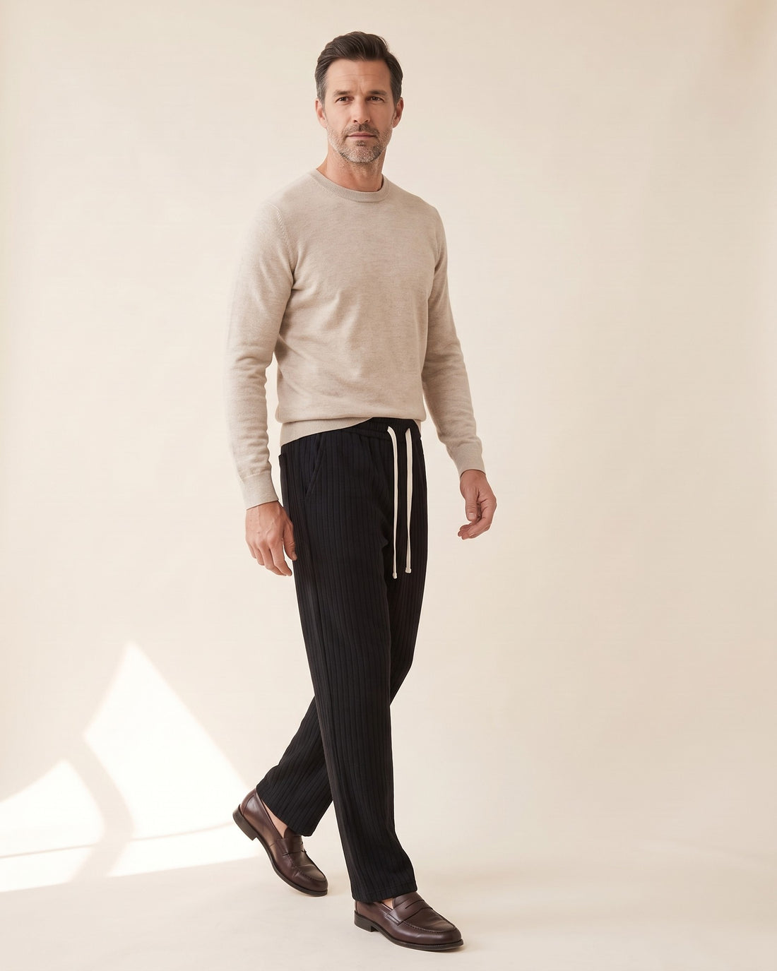 KEPT Men's Corduroy Pants - Roma in black, in motion