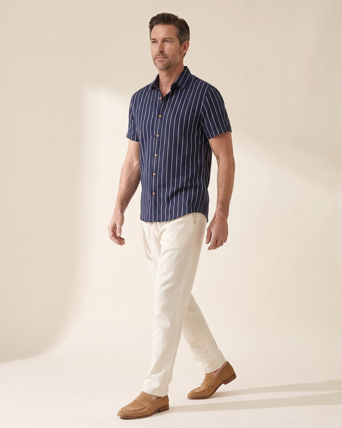 KEPT Men's 2-Piece Outfit Set - Bandol in navy and beige, in motion