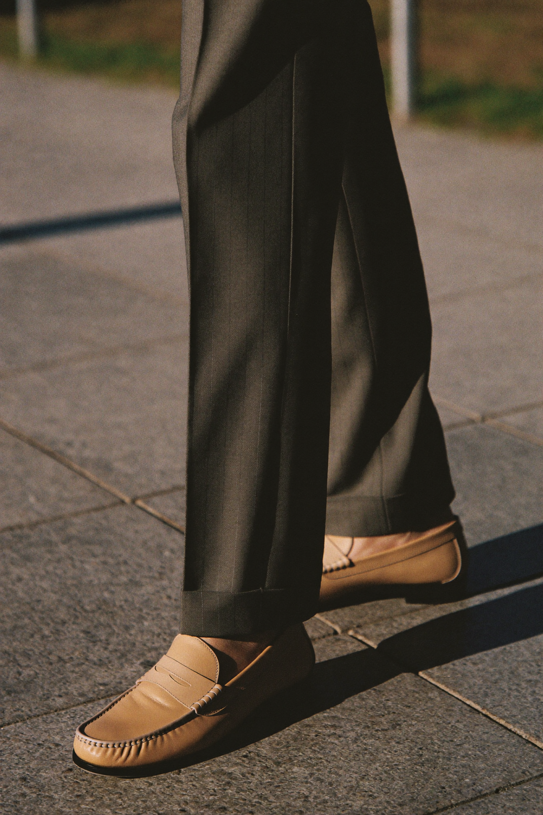 Pleated trousers, cuffed